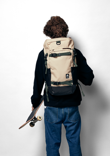 Landlock Backpack IV - Oat Milk View 8